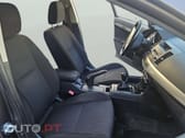 Mitsubishi Lancer 1.5 Invite