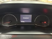 Peugeot 2008 1.2 PureTech Active EAT8