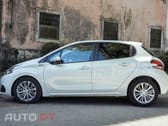 Peugeot 208 1.2 PureTech Signature