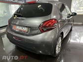 Peugeot 208 1.2 PureTech Signature