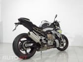 BMW S .