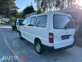Toyota HiAce 2.5D-4D 9 Lugares