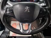 Peugeot 2008 1.2 PURETECH STYLE
