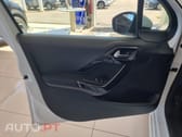 Peugeot 208 1.2 PureTech Signature