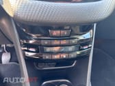 Peugeot 208 1.2 PureTech Signature