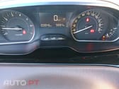 Peugeot 208 1.2 PureTech Signature 82 cv–Nacional