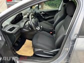 Peugeot 208 1.2 PureTech Signature