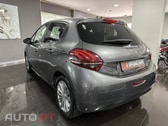 Peugeot 208 1.2 PureTech Signature