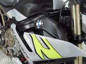 BMW S .