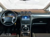 Ford S-Max 2.0 TDCi Titanium 7L 143g