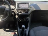 Peugeot 208 1.2 PureTech Signature