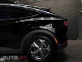 Ford Mustang Mach-E 75.7 kWh Base