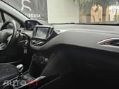 Peugeot 2008 1.2 PureTech Signature