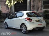 Peugeot 208 1.2 PureTech Signature