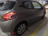 Peugeot 208 1.4HDI 5lugares A/C