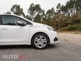 Peugeot 208 1.2 PureTech Signature