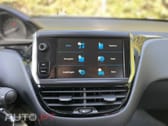 Peugeot 2008 1.2 PureTech Signature EAT6