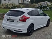 Ford Focus 2.0 EcoBoost ST c/ Pack Pele Desportiva
