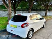 Peugeot 208 ..