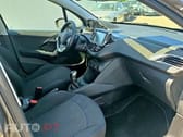 Peugeot 208 1.2 PureTech Signature