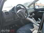Toyota Auris Outro