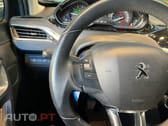 Peugeot 2008 1.2 e-VTi Style