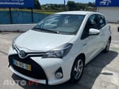 Toyota Yaris Hybrido automático
