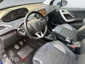 Peugeot 2008  1.2 PureTech Allure CROSSWAY