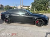 Jaguar XE 2.0 D200 R-Dynamic Black