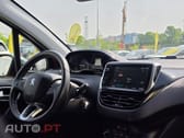 Peugeot 208 1.2 PureTech Signature