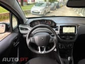 Peugeot 208 1.2 PureTech Signature