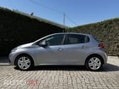 Peugeot 208 1.2 PureTech Signature