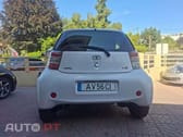 Toyota iQ 1.0 VVT-i 2 MultiDrive