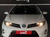 Toyota Auris Outro