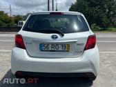 Toyota Yaris Hybrido automático