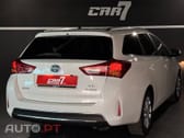 Toyota Auris Outro