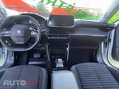 Peugeot E-2008 50 kWh Style