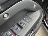 Land Rover Defender 2.0 P300e 110 AWD X-Dynamic SE