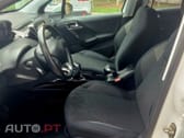 Peugeot 2008 1.2 PureTech Signature