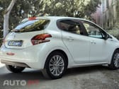 Peugeot 208 1.2 PureTech Signature