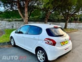 Peugeot 208 ..