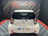 Toyota iQ 1.0 VVT-i