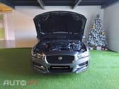 Jaguar XE 2.0 D R-Dynamic SE
