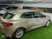 Renault Clio Outro
