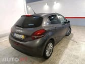 Peugeot 208 1.2 PureTech Signature