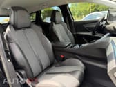 Peugeot 3008 1.6 Hybrid Allure e-EAT8