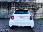Fiat 500e Action