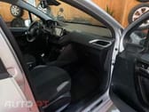 Peugeot 208 1.2 VTi SE Style