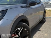 Peugeot 2008 PureTech 130 EAT8 GT