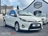 Toyota Yaris 1.5 HSD Square Collec.White